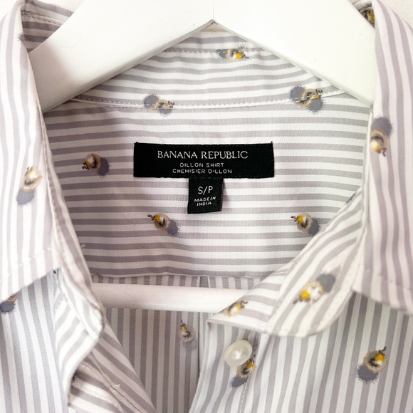 Banana Republic Dillon Grey White Stripe Button Up Shirt with Ornament Pattern S - Picture 4 of 7